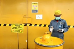 BAPETEN Pastikan Penanganan Kontaminasi Cs-137 di Cikande Sesuai Standar, 700 Kg Logam Dipindahkan 1 BAPETEN Pastikan Penanganan Kontaminasi Cs-137 di Cikande Sesuai Standar, 700 Kg Logam Dipindahkan