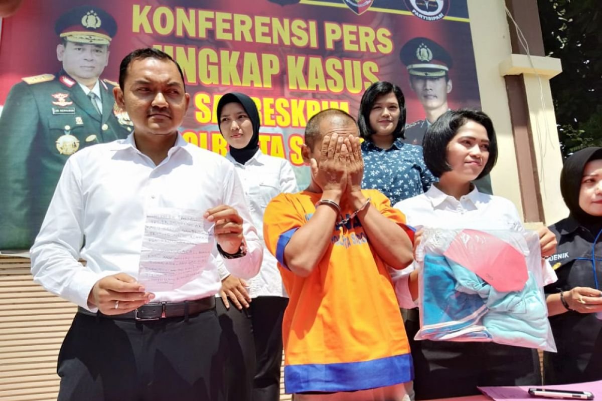 Warga Balongbendo Sidoarjo Bongkar Perilaku Pasangan Sesama Jenis Penganiaya Anak, Ternyata Pernah Tinggal di Jabaran 10 Warga Balongbendo Sidoarjo Bongkar Perilaku Pasangan Sesama Jenis Penganiaya Anak, Ternyata Pernah Tinggal di Jabaran
