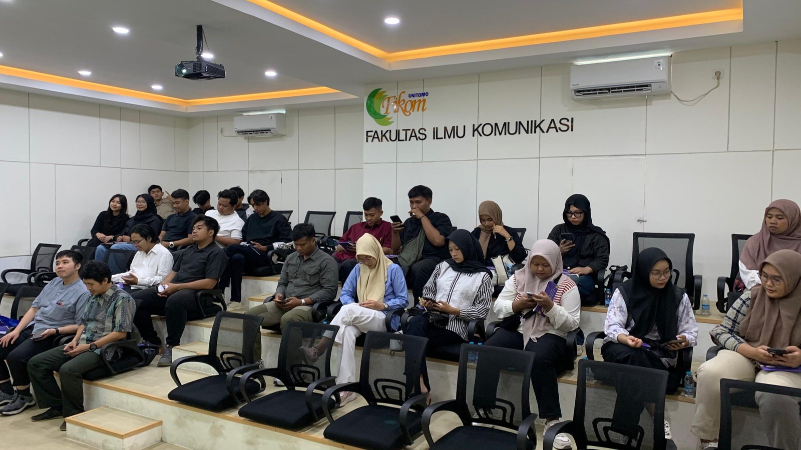 Lawat Surabaya, Daniel Susilo Kuatkan Gerakan Anti-Pembajakan Film