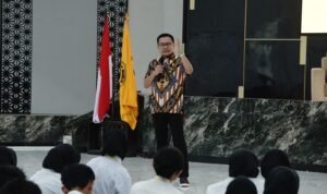 Wakil Ketua DPRD Surabaya Arif Fathoni