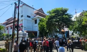 Aktivis Laporkan Indikasi Korupsi APBD Surabaya 2025