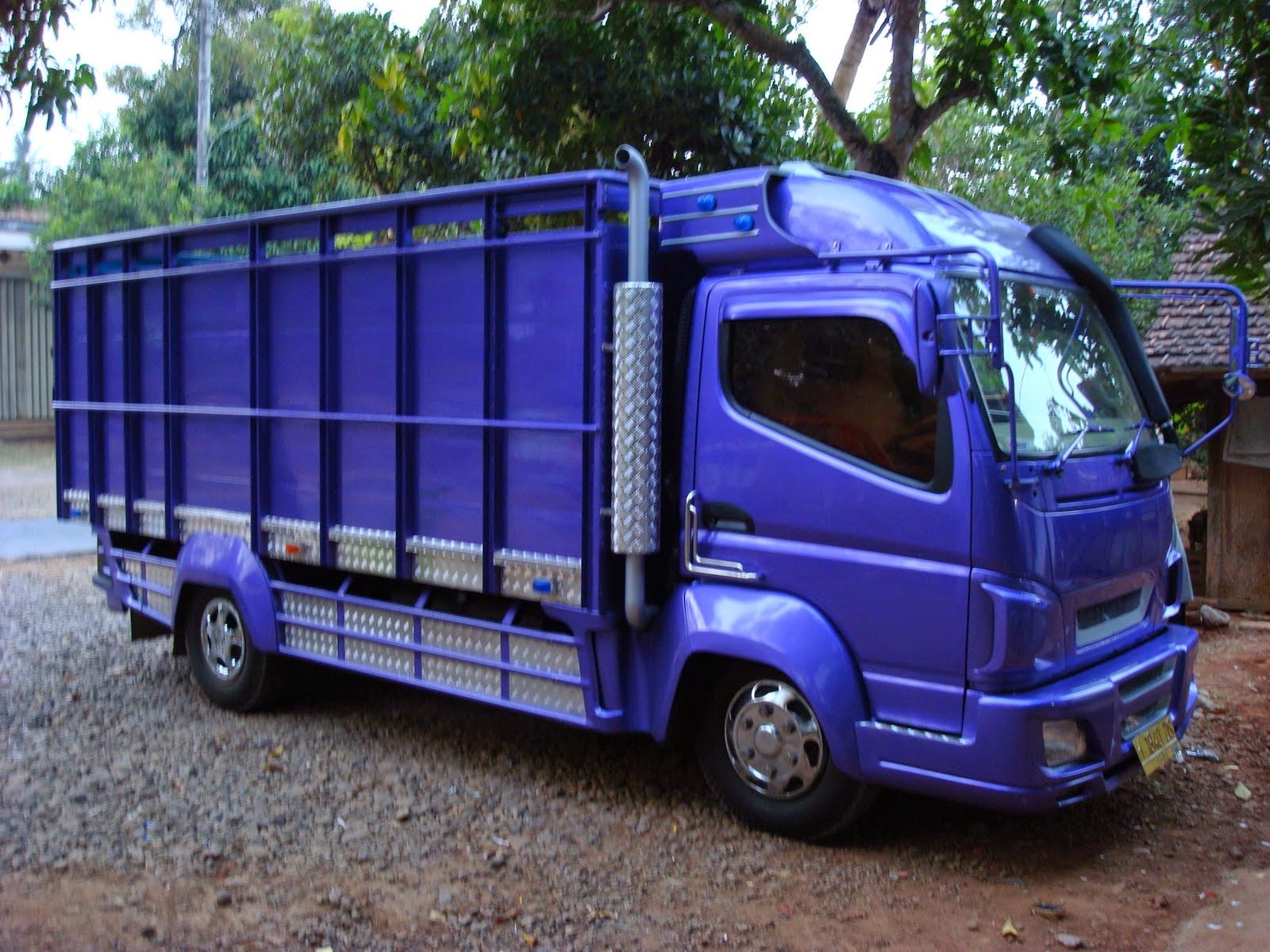 Lupa Menetralkan Rem Truk, Rumah di Situbondo Hancur Terhantam