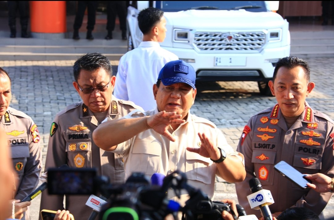 Prabowo: Polisi Terluka Saat Ricuh Akan Dapat Kenaikan Pangkat Luar Biasa