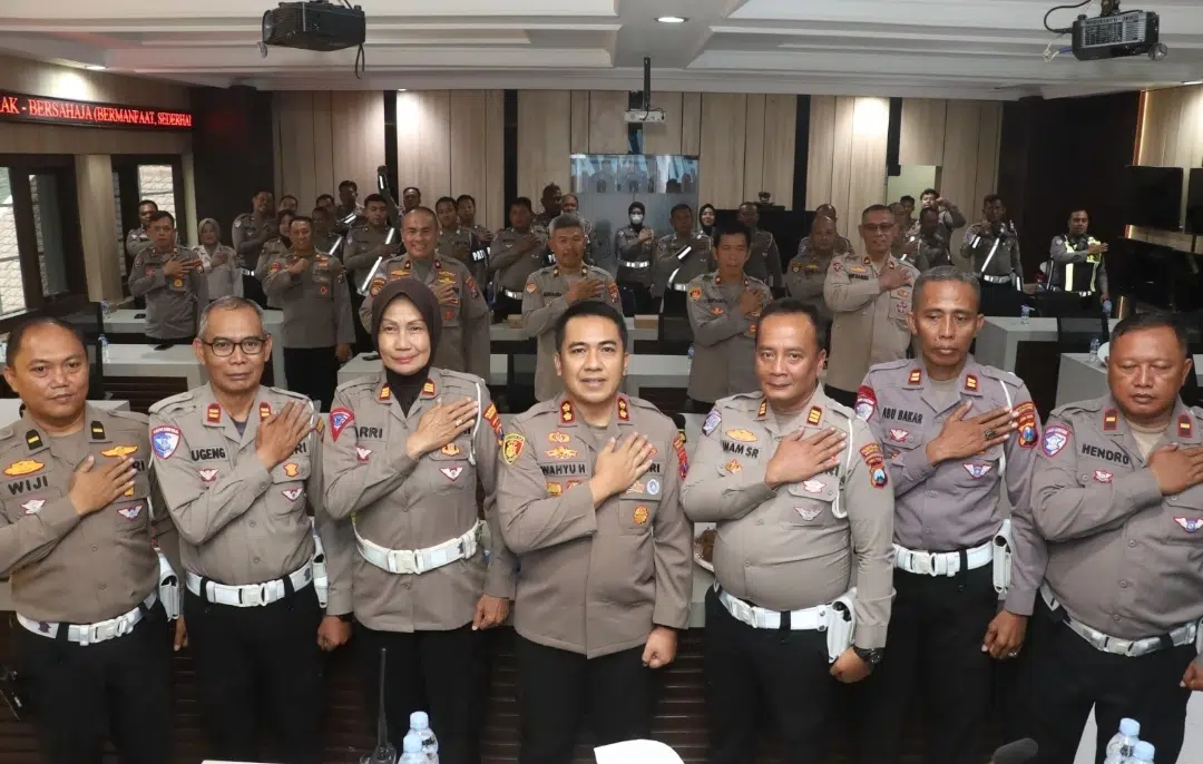 Peringati HUT Lalu Lintas Bhayangkara ke-70, Kapolres Pelabuhan Tanjung Perak Ajak Jajaran Refleksi Diri dan Tingkatkan Pelayanan Humanis