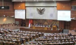 Sidang Paripurna DPR ke 9 2015 scaled 1