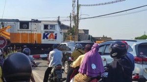 Solusi untuk Mengurangi Kemacetan di Perlintasan Cerme Gresik 9 Solusi untuk Mengurangi Kemacetan di Perlintasan Cerme Gresik