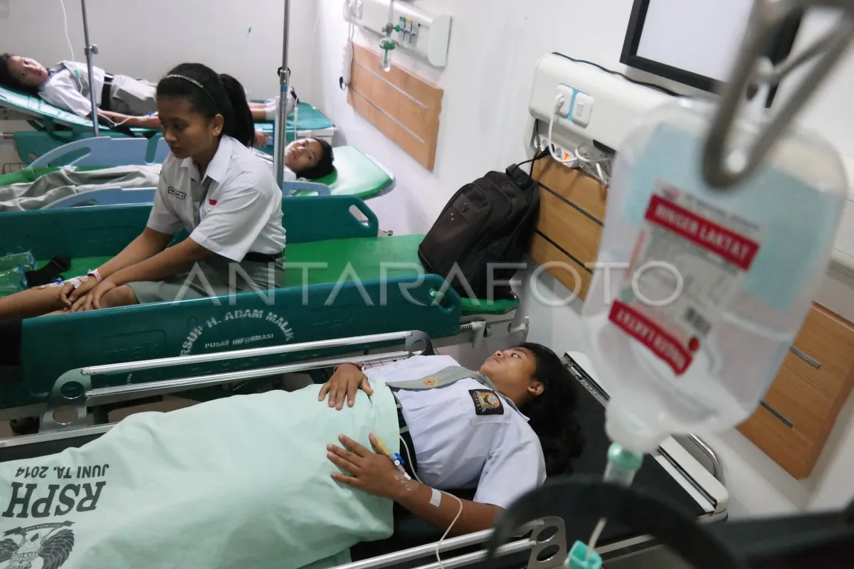 Lima Siswa SMKN Palang Diduga Keracunan MBG Dilarikan ke RSUD Tuban 1 Lima Siswa SMKN Palang Diduga Keracunan MBG Dilarikan ke RSUD Tuban