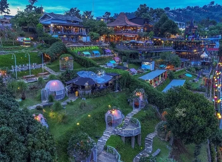 Rekomendasi Tempat Nongkrong Hits di Bandung Barat 2025: Hemat, Nyaman, dan Penuh Pesona Alam 1 Rekomendasi Tempat Nongkrong Hits di Bandung Barat 2025: Hemat, Nyaman, dan Penuh Pesona Alam