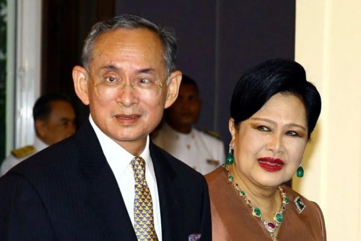 Ratu Sirikit, Ibu Suri Kerajaan Thailand, Meninggal Dunia di Usia 93 Tahun 1 Ratu Sirikit, Ibu Suri Kerajaan Thailand, Meninggal Dunia di Usia 93 Tahun