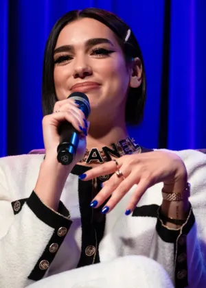 Dua Siswa SMA Islam Al Azhar 9 Yogyakarta Lolos Final FIKSI Nasional 2025 dengan Inovasi Buku Pop-Up Berbasis