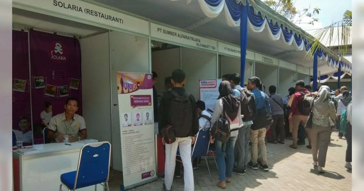 Tantangan Pencari Kerja di Bojonegoro: Minim Peluang, Kebutuhan Diperhatikan 1 Tantangan Pencari Kerja di Bojonegoro: Minim Peluang, Kebutuhan Diperhatikan