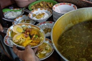 Soto Madura Lezat di Surabaya, Kuah Gurih dan Daging Empuk 8 Soto Madura Lezat di Surabaya, Kuah Gurih dan Daging Empuk