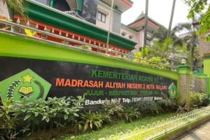 Profil MAN 2 Kota Malang, Pemenang Terbanyak Medali Emas OSN 2025 13 Profil MAN 2 Kota Malang, Pemenang Terbanyak Medali Emas OSN 2025
