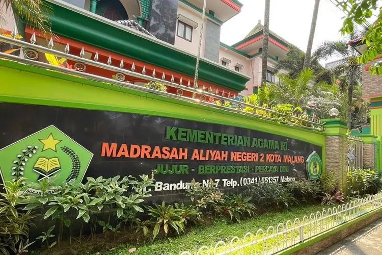 Profil MAN 2 Kota Malang, Pemenang Terbanyak Medali Emas OSN 2025 1 Profil MAN 2 Kota Malang, Pemenang Terbanyak Medali Emas OSN 2025