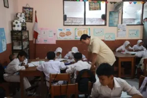 New York Times Soroti MBG: Rapor Merah dan Ambisi Politik di Piring Siswa 1 New York Times Soroti MBG: Rapor Merah dan Ambisi Politik di Piring Siswa
