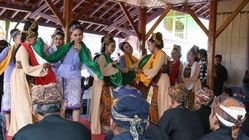 Seni Tarawangsa Sumedang: Warisan Budaya yang Hidup di Sunda 14 Seni Tarawangsa Sumedang: Warisan Budaya yang Hidup di Sunda