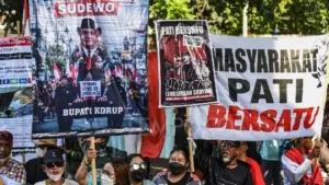 Rumah Tokoh Demo Pati Terbakar, Warga Peringatkan Polisi 9 Rumah Tokoh Demo Pati Terbakar, Warga Peringatkan Polisi