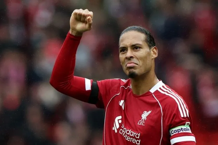 Liverpool Dipecundangi Man United, Virgil van Dijk Gebok Muka Teman Sendiri sampai Sempoyongan 1 Liverpool Dipecundangi Man United, Virgil van Dijk Gebok Muka Teman Sendiri sampai Sempoyongan