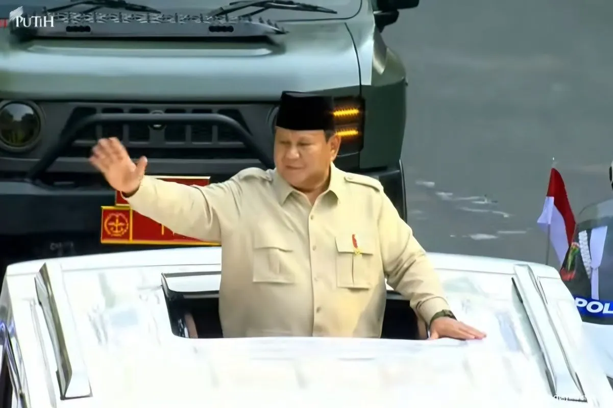 Prabowo Suruh Menteri Pakai Senjata Maung Pindad: Saya Tidak Peduli! 1 Prabowo Suruh Menteri Pakai Senjata Maung Pindad: Saya Tidak Peduli!