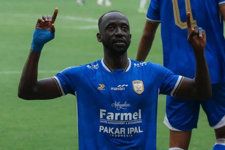 Kisah Makan Konate: Bertahan 331 Hari di Persebaya, Kini Bawa Adhyaksa FC Promosi 1 Kisah Makan Konate: Bertahan 331 Hari di Persebaya, Kini Bawa Adhyaksa FC Promosi