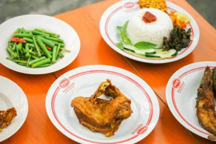 Wajib Dicoba! 3 Restoran Malam di Malang yang Selalu Penuh Pengunjung 1 Wajib Dicoba! 3 Restoran Malam di Malang yang Selalu Penuh Pengunjung