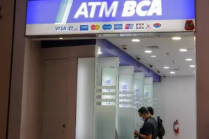 Saham BCA dan Mandiri Dijual Broker, Indeks Bisnis-27 Terbenam