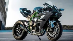 Ninja H2 ABS Kembali Menggila! Teknologi Supercharger Membuatnya Nyaris Tak Tertandingi! 1 Ninja H2 ABS Kembali Menggila! Teknologi Supercharger Membuatnya Nyaris Tak Tertandingi!