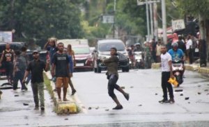 Polisi dan Demonstran Perlu Evaluasi Diri