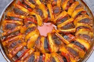 Rahasia Masakan Sederhana yang Menggugah Selera: Terong, Kentang, dan Daging Cincang Panggang yang Lezat! 1 Rahasia Masakan Sederhana yang Menggugah Selera: Terong, Kentang, dan Daging Cincang Panggang yang Lezat!