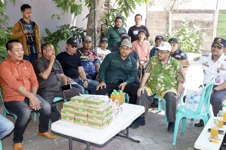 Warga Tolak Pagar Dibuka, DPRD Sidoarjo Cek Perumahan Mutiara Regency 1 Warga Tolak Pagar Dibuka, DPRD Sidoarjo Cek Perumahan Mutiara Regency