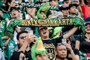 Hanya ke Jakmania, Bonek Jalin Perdamaian dengan Berbagai Elemen Suporter Jelang Laga Persebaya vs Persija 18 Hanya ke Jakmania, Bonek Jalin Perdamaian dengan Berbagai Elemen Suporter Jelang Laga Persebaya vs Persija