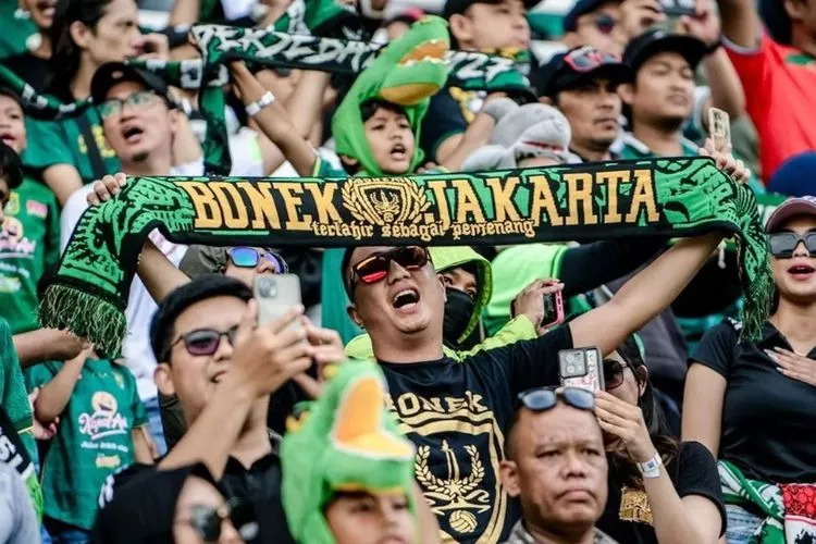 Hanya ke Jakmania, Bonek Jalin Perdamaian dengan Berbagai Elemen Suporter Jelang Laga Persebaya vs Persija 1 Hanya ke Jakmania, Bonek Jalin Perdamaian dengan Berbagai Elemen Suporter Jelang Laga Persebaya vs Persija