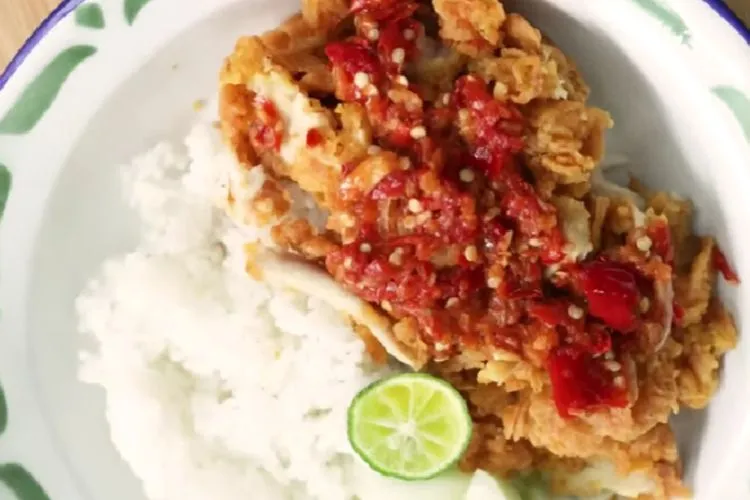 Resep Ayam Geprek Sambal Korek Nikmat dan Pedas yang Menggugah Selera, Wajib Coba di Rumah! 1 Resep Ayam Geprek Sambal Korek Nikmat dan Pedas yang Menggugah Selera, Wajib Coba di Rumah!