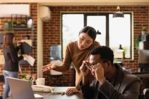 7 Sikap yang Diam-Diam Membuat Orang Kehilangan Rasa Hormat pada Anda, Menurut Psikologi, Simak!