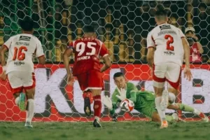 Laga Krusial Bali United Kontra Persita Tangerang, Mike Hauptmeijer Siap Jadi Andalan di Bawah Mistar! 11 Laga Krusial Bali United Kontra Persita Tangerang, Mike Hauptmeijer Siap Jadi Andalan di Bawah Mistar!
