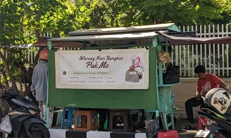 Rekomendasi Kuliner Kaki Lima Legendaris Surabaya, Mulai Nasi Campur 13 Ribu Hingga Rawon 1 Rekomendasi Kuliner Kaki Lima Legendaris Surabaya, Mulai Nasi Campur 13 Ribu Hingga Rawon