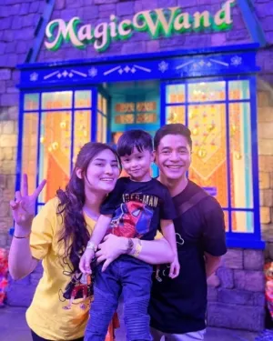 Profil Adly Fayruz, dari Akting Hingga Terjun ke Dunia Politik 8 Profil Adly Fayruz, dari Akting Hingga Terjun ke Dunia Politik