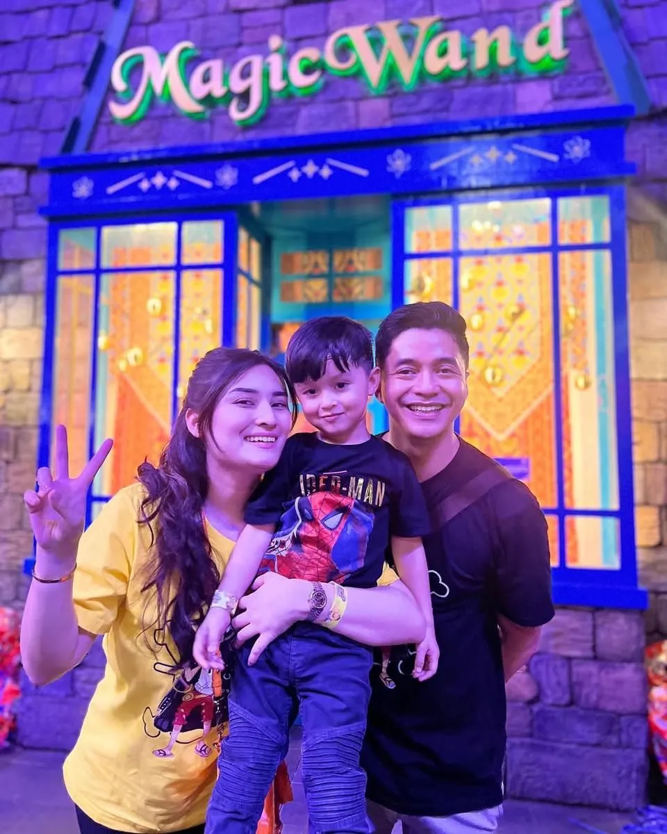 Profil Adly Fayruz, dari Akting Hingga Terjun ke Dunia Politik 1 Profil Adly Fayruz, dari Akting Hingga Terjun ke Dunia Politik