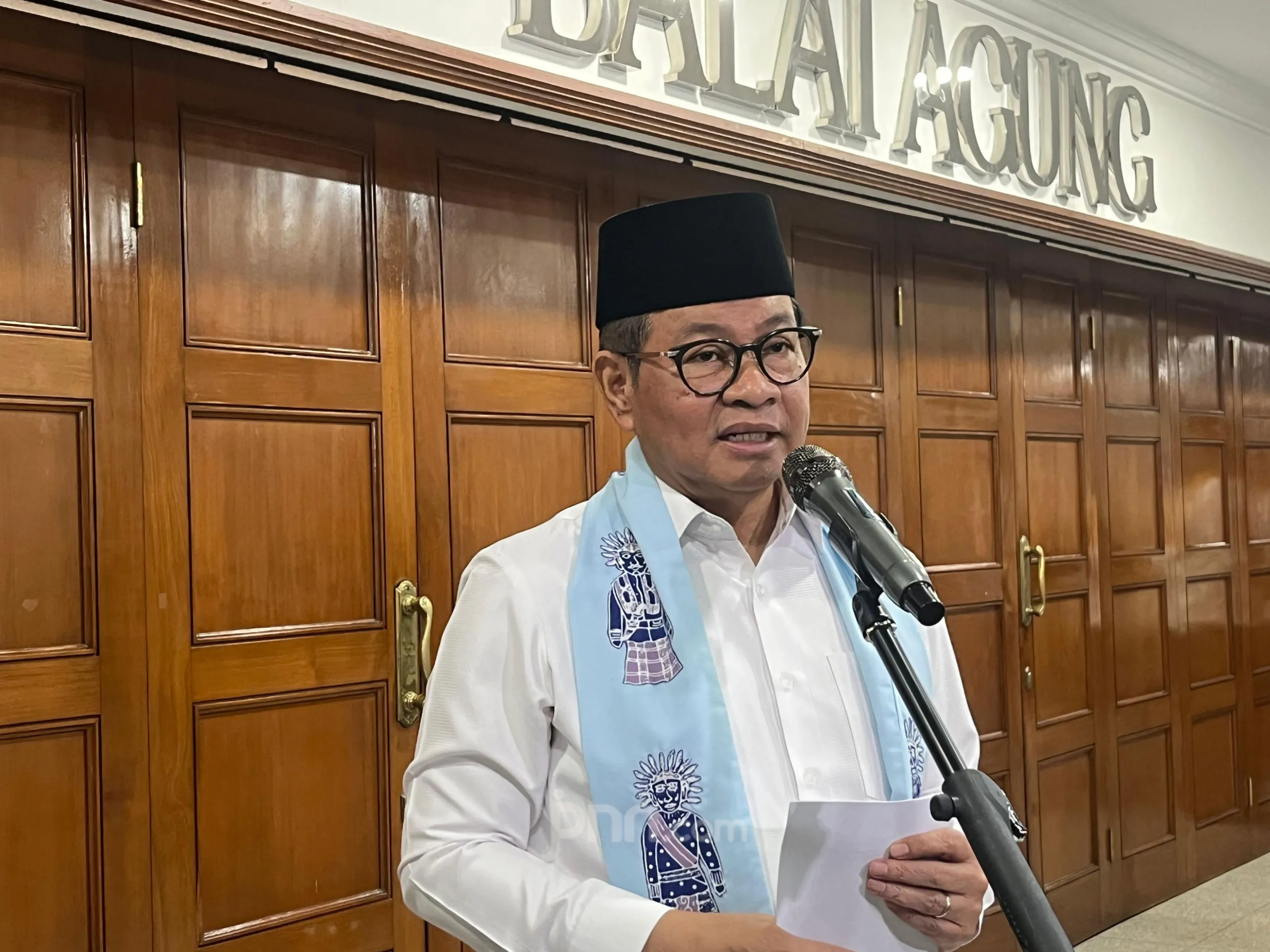 1 Korban Meninggal Akibat Pohon Tumbang, Pramono Anung Sampaikan Belasungkawa 1 1 Korban Meninggal Akibat Pohon Tumbang, Pramono Anung Sampaikan Belasungkawa