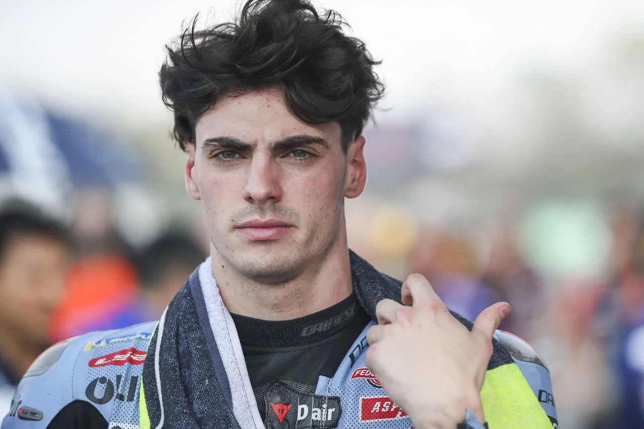 Pembalap MotoGP Terjatuh di Area Paddock, Kritik dari Tim BK8 Gresini 1 Pembalap MotoGP Terjatuh di Area Paddock, Kritik dari Tim BK8 Gresini