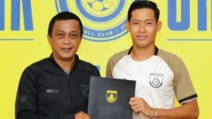 Gresik United Rekrut Bek Kekuatan Kefamenanu 1 Gresik United Rekrut Bek Kekuatan Kefamenanu