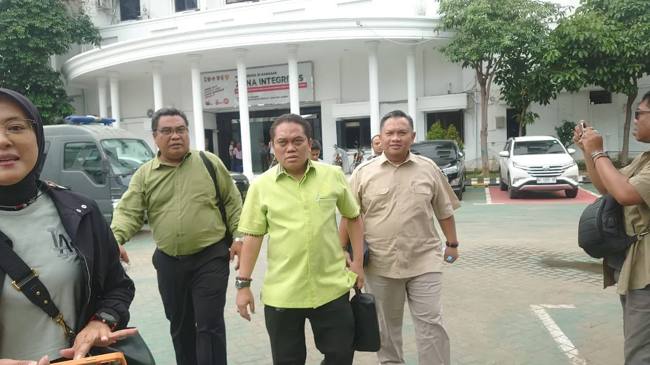 Dua oknum Wartawan Surabaya Diperiksa Polisi Terkait Dugaan Pemerasan ASN Sidoarjo 1 Dua oknum Wartawan Surabaya Diperiksa Polisi Terkait Dugaan Pemerasan ASN Sidoarjo