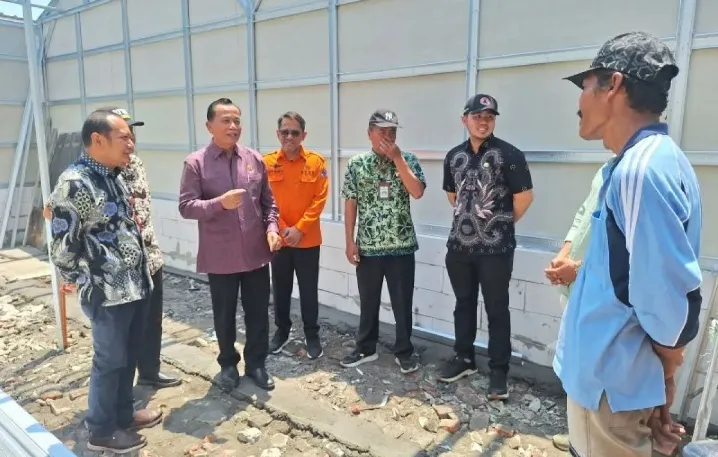 Warga Jemursari Bangkit Usai Kebakaran, BPBD Jatim Datang Bawa Bantuan 1 Warga Jemursari Bangkit Usai Kebakaran, BPBD Jatim Datang Bawa Bantuan