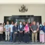 Warga apartemen bale hinggil
