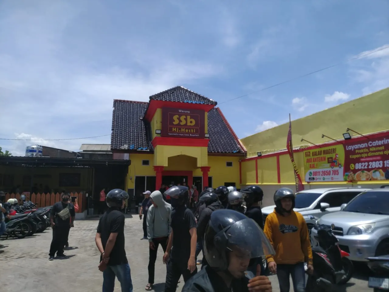 Hak Parkir Diperebutkan, Warga Wadung Asri Tantang Manajemen SSB untuk Mediasi 1 Hak Parkir Diperebutkan, Warga Wadung Asri Tantang Manajemen SSB untuk Mediasi