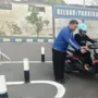 Satpas Colombo Buka Coaching Clinic, Latih Calon Pengemudi Kuasai Ujian Teori dan Praktik 25 Satpas Colombo Buka Coaching Clinic, Latih Calon Pengemudi Kuasai Ujian Teori dan Praktik