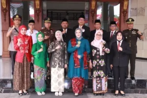 Polres Gresik Kobarkan Semangat Pemuda Bersatu di Momen Sumpah Pemuda ke-97 1 Polres Gresik Kobarkan Semangat Pemuda Bersatu di Momen Sumpah Pemuda ke-97