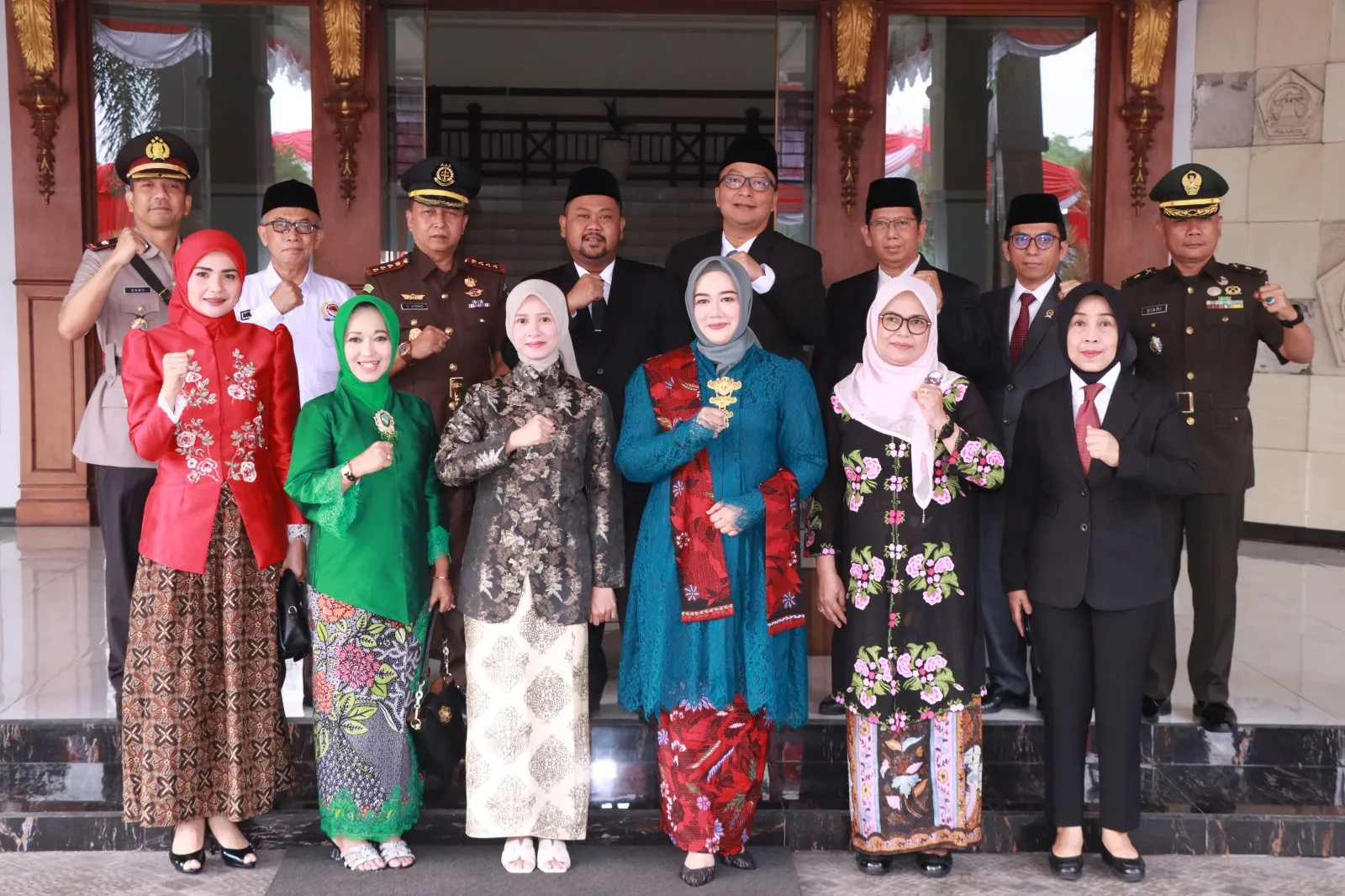 Polres Gresik Kobarkan Semangat Pemuda Bersatu di Momen Sumpah Pemuda ke-97 1 Polres Gresik Kobarkan Semangat Pemuda Bersatu di Momen Sumpah Pemuda ke-97