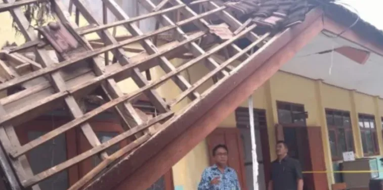 Kecelakaan Maut di Asrama Ponpes Situbondo, 1 Santriwati Tewas dan 11 Luka-luka 1 Ponpes Situbondo