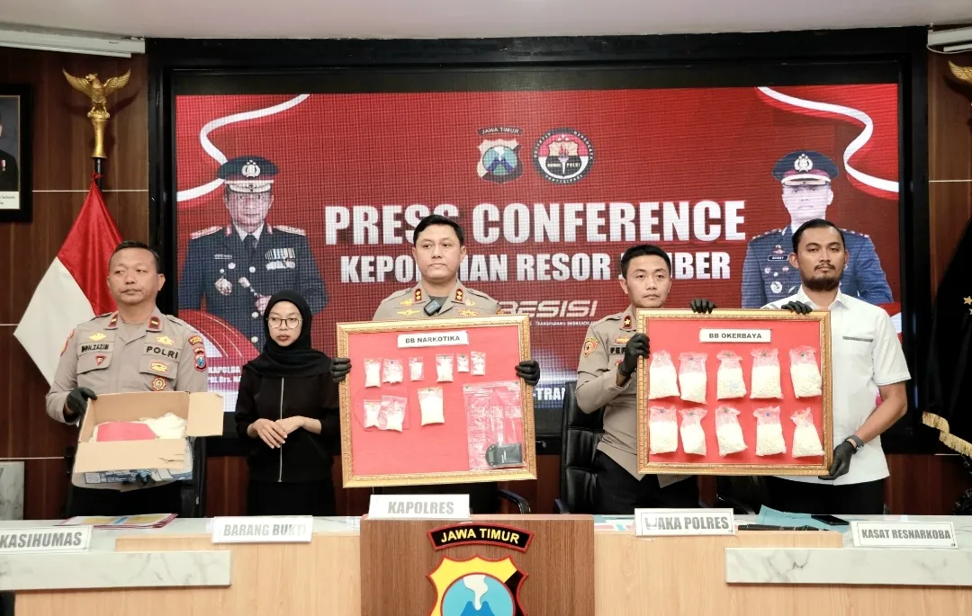 Polres Jember Bongkar Jaringan Narkoba 15 Tersangka Diamankan, Modus "Ranjau" Terkuak 1 Polres Jember Bongkar Jaringan Narkoba 15 Tersangka Diamankan, Modus “Ranjau” Terkuak